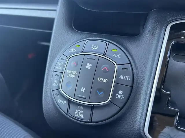 トヨタ ノア X 鳥取県 2018(平30)年 3.2万km アバンギャルドブロンズメタリック 純正9型ナビ/フルセグ/DVD/CD/BT/バックカメラ・ETC/トヨタセーフティセンス/レーンキープアシスト/クルーズコントロール/両側パワースライドドア/プッシュエンジンスタート/アイドリングストップ/LEDヘットライト/前後クリアランスソナー/社外アルミホイール/（スタットレスセット６分山）/フロアマット・ドアバイザー/スペアキー/サマータイヤ積込