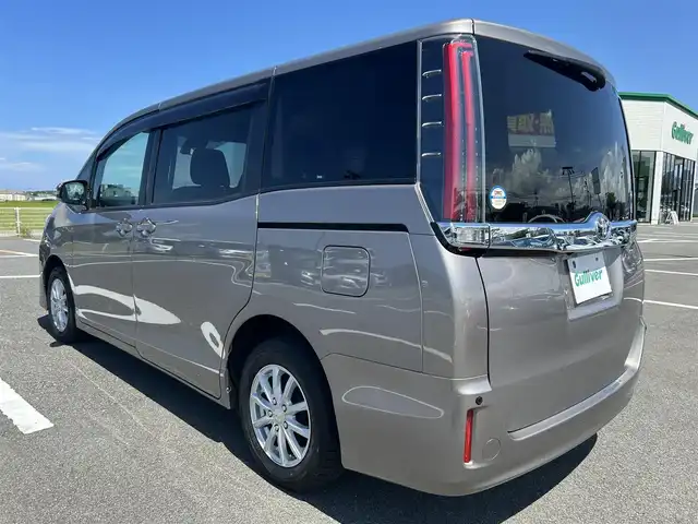 トヨタ ノア X 鳥取県 2018(平30)年 3.2万km アバンギャルドブロンズメタリック 純正9型ナビ/フルセグ/DVD/CD/BT/バックカメラ・ETC/トヨタセーフティセンス/レーンキープアシスト/クルーズコントロール/両側パワースライドドア/プッシュエンジンスタート/アイドリングストップ/LEDヘットライト/前後クリアランスソナー/社外アルミホイール/（スタットレスセット６分山）/フロアマット・ドアバイザー/スペアキー/サマータイヤ積込