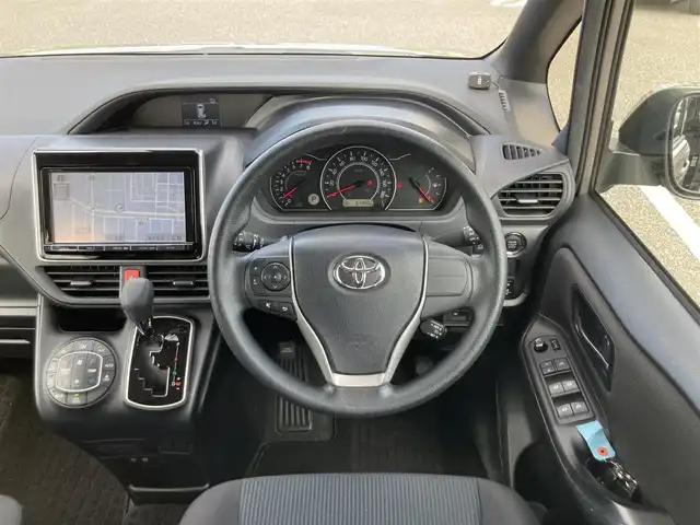 トヨタ ノア X 鳥取県 2018(平30)年 3.2万km アバンギャルドブロンズメタリック 純正9型ナビ/フルセグ/DVD/CD/BT/バックカメラ・ETC/トヨタセーフティセンス/レーンキープアシスト/クルーズコントロール/両側パワースライドドア/プッシュエンジンスタート/アイドリングストップ/LEDヘットライト/前後クリアランスソナー/社外アルミホイール/（スタットレスセット６分山）/フロアマット・ドアバイザー/スペアキー/サマータイヤ積込
