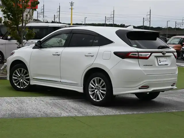 トヨタ ハリアー プログレス 千葉県 2018(平30)年 4.3万km ホワイトパールクリスタルシャイン Toyota Safety Sense/・プリクラッシュセーフティ/・レーンディパーチャーアラート/・オートハイビーム/・レーダークルーズコントロール/パワーバックドア/ハーフレザーシート/JBL/純正ナビ/地デジTV/【DVD/CD再生機能　Bluetooth接続】/パノラミックビューモニター/ドライブレコーダー/革巻きステアリング/ETC/LEDヘッドライト/フォグライト/ウインカーミラー/クリアランスソナー/純正18インチアルミホイル/サイド/カーテンエアバッグ/スマートキー