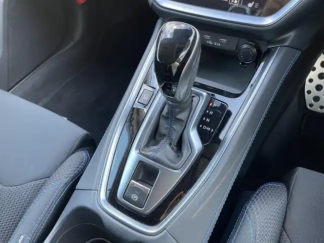 スバル レヴォーグ 1．8GT－H EX 石川県 2020(令2)年 4.9万km クールグレーカーキ 4WD/ターボ/メーカー純正ナビ/フルセグTV/バック&サイド&フロントカメラ/LEDヘッドライト/パワーバックドア/シートヒーター/アイサイトテクノロジー/レーダークルーズ/純正アルミホイール/スマートキー/プッシュスタート/電動ミラー/デジタルミラー/ブラインドスポットモニター/フォグランプ