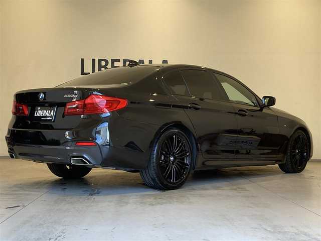 ＢＭＷ ５２３ｄ ED ミッション:インポッシブル 熊本県 2019(平31)年 6.5万km サファイアブラックP 限定車：エディション・ミッションインポッシブル/純正HDDナビ/360°カメラ/コーナーセンサー/ハーマンカードンプレミアムサラウンドシステム/Bluetooth/USB/DVD/CD/フルセグTV/アダプティブクルーズコントロール/ヘッドアップディスプレイ/インテリジェントセーフティー/オートマチックハイビーム/パワートランクドア/オートホールドアシスト/LEDヘッドライト/LEDフォグライト/ドライブレコーダー/ETC2.0/【EDミッションインポッシブル/ブラック・サファイア（475）】