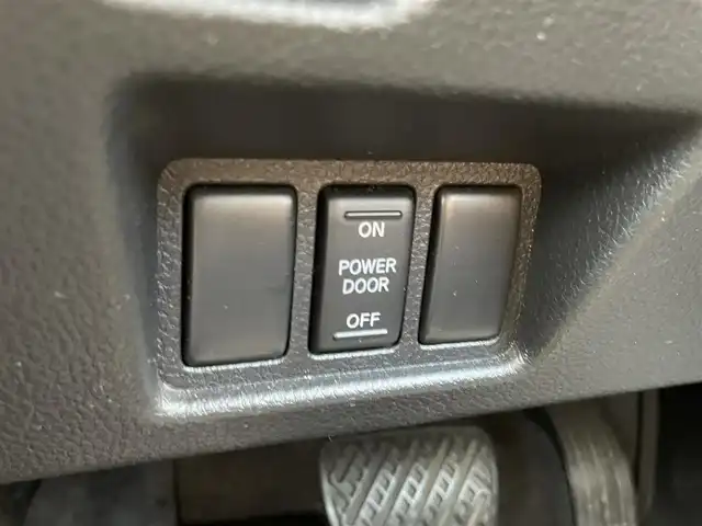 日産 セレナ ハイウェイスター S HV エアロ 新潟県 2013(平25)年 7.1万km スーパーブラック メモリナビ/ワンセグテレビ/純正ホイール夏タイヤ装着/ウィンカーミラー/クルーズコントロール/ドアバイザー/プッシュスタート/片側パワースライドドア/ETC/ドライブレコーダー/純正フロアマット/電動格納ドアミラー/スペアキー1個