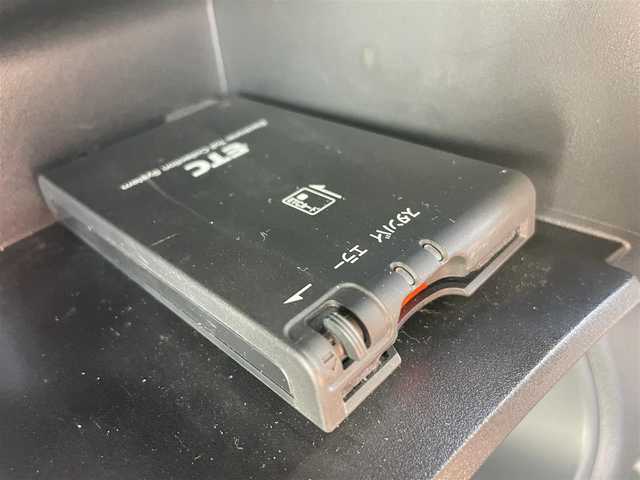 日産 セレナ ハイウェイスター S HV エアロ 新潟県 2013(平25)年 7.1万km スーパーブラック メモリナビ/ワンセグテレビ/純正ホイール夏タイヤ装着/ウィンカーミラー/クルーズコントロール/ドアバイザー/プッシュスタート/片側パワースライドドア/ETC/ドライブレコーダー/純正フロアマット/電動格納ドアミラー/スペアキー1個