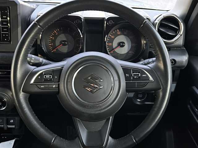 スズキ ジムニー XC 福島県 2023(令5)年 0.7万km ジャングルグリーン 4WD ナビ フルセグTV　Bluetooth バックカメラ オートクルーズ 衝突軽減ブレーキ シートヒーター ETC レーンキープ LEDヘッドライト フォグランプ オートライト スマートキー