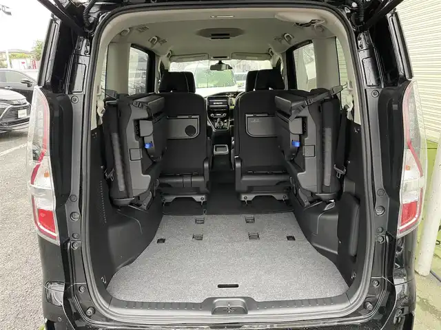 日産 セレナ e－パワー ハイウェイスター V 東京都 2020(令2)年 2.7万km ダイヤモンドブラック アラウンドビューモニター　/両側電動スライドドア　/純正１０インチナビ　/・フルセグ　/・Ｂｌｕｅｔｏｏｔｈ　/・ＣＤ／ＤＶＤ再生　/プロパイロット　/・オートクルーズ　/・ブラインドスポットモニター　/・クリアランスソナー