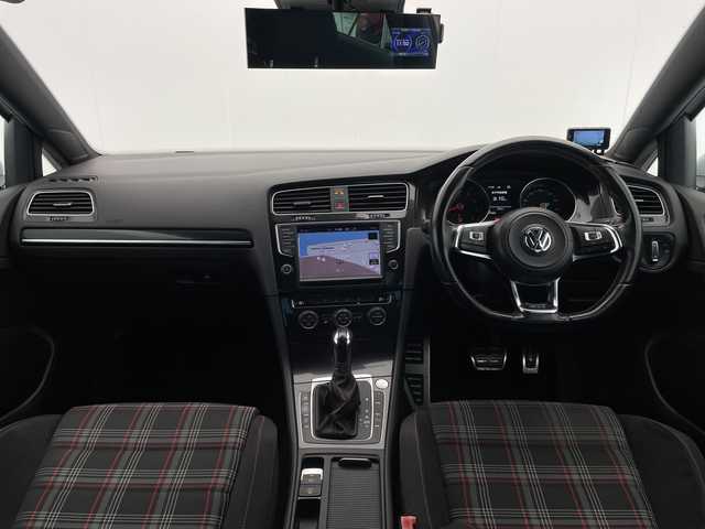 フォルクスワーゲン ゴルフ ＧＴＩ 宮崎県 2015(平27)年 8.8万km ピュアホワイト 純正ナビ/Ｂｌｕｅｔｏｏｔｈ　/ＦＭ／ＡＭ　/コーナセンサー　/クルーズコントロール/パドルシフト/ドライブレコーダー/オートホールド　/オートライト　/プッシュスタート/スペアキー　/ＥＴＣ　/横滑り防止機能