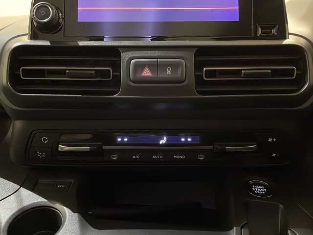 シトロエン シトロエン ベルランゴ シャイン ブルーHDi XTRパック 新潟県 2023(令5)年 2.1万km サーブル パノラマガラスルーフ/アクティブクルーズコントロール/AppleCarPlay/AndroidAuto/TV/ブラインドスポットモニター/インテリジェントハイビーム/純正ディスプレイオーディオ/バックカメラ（トップリアビジョン機能付）/サイドカメラ/クリアランスソナー/ETC/ドライブレコーダー/パドルシフト/アイドリングストップ/プッシュスタート/ アクティブセーフティブレーキ/レーンキープアシスト/トラフィックサインインフォメーション