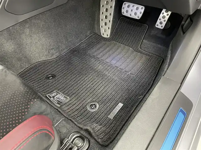 スバル ＢＲＺ STIスポーツ 群馬県 2024(令6)年 1.3万km アイスシルバーメタリック Brembo製フロント(17インチ対向4ポッド)/リヤ(17インチ対向2ポッド)ベンチレーテッドディスクブレーキ(ゴールドキャリパー)/STIフルエアロ(フロント/サイド/リア/リアアンダー)/BBS18インチアルミホイール/HKSマフラー/HKSエアクリーナー/HKS車高調/＝＝＝＝＝/純正9インチナビ/・AM/FM/CD/DVD/USB/Bluetooth/フルセグTV/＝＝＝＝＝/純正９インチナビ　Ｂｒｅｍｂｏキャリパー　ＳＴＩフルエアロ　ＢＢＳアルミホイール　ＨＫＳマフラー　ＨＫＳエアクリーナー　ＨＫＳ車高調　アイサイト　バックカメラ　ドライブレコーダー　ＥＴＣ２．０　禁煙車