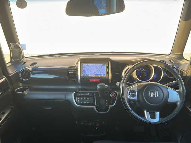 ホンダ Ｎ ＢＯＸ カスタム SSパッケージ 東京都 2017(平29)年 8.1万km プレミアムディープロッソパール (株)IDOMが運営する【じしゃロン国分寺店】の自社ローン対象車両になります。こちらは現金ご利用時の価格です。自社ローンご希望の方は別途その旨お申付け下さい。/純正ギャザーズナビ/バックカメラ/ワンセグテレビ/前席シートヒーター/両側パワースライドドア/ETC/スマートキー/オートライト/純正フロアマット/LEDフォグライト