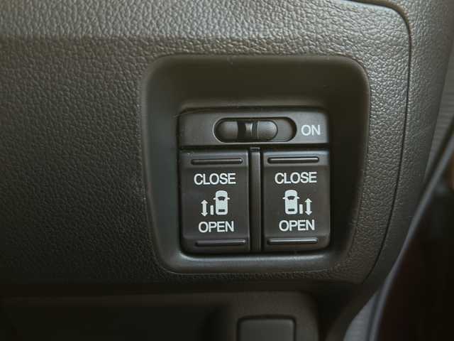 ホンダ Ｎ ＢＯＸ カスタム SSパッケージ 東京都 2017(平29)年 8.1万km プレミアムディープロッソパール (株)IDOMが運営する【じしゃロン国分寺店】の自社ローン対象車両になります。こちらは現金ご利用時の価格です。自社ローンご希望の方は別途その旨お申付け下さい。/純正ギャザーズナビ/バックカメラ/ワンセグテレビ/前席シートヒーター/両側パワースライドドア/ETC/スマートキー/オートライト/純正フロアマット/LEDフォグライト