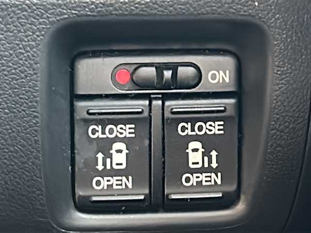 ホンダ Ｎ ＢＯＸ カスタム G ターボ Lパッケージ 静岡県 2015(平27)年 4.5万km カトラリーシルバーM ワンオーナー/純正メモリ何/AM/FM/CD/DVD/BT/ワンセグ/バックカメラ/両側パワースライドドア/プッシュスタート/スマートキー/純正フロアマット/オートライト/キセノンライト/クルーズコントロール/パドルシフト/ハーフレザーシート