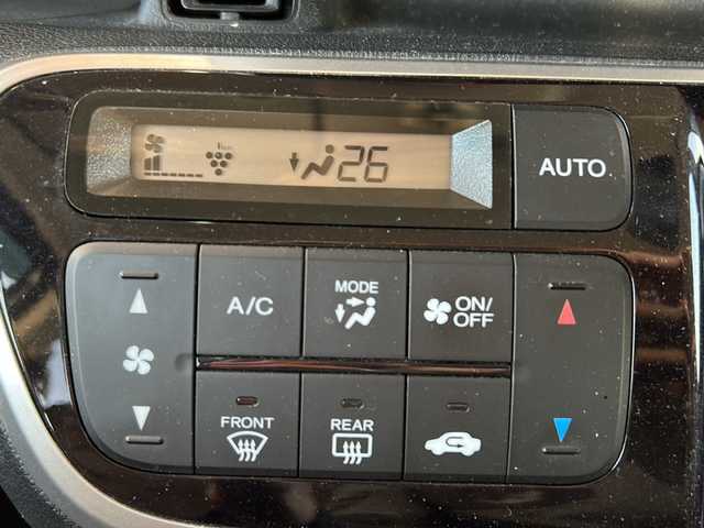 ホンダ Ｎ ＢＯＸ カスタム G ターボ Lパッケージ 静岡県 2015(平27)年 4.5万km カトラリーシルバーM ワンオーナー/純正メモリ何/AM/FM/CD/DVD/BT/ワンセグ/バックカメラ/両側パワースライドドア/プッシュスタート/スマートキー/純正フロアマット/オートライト/キセノンライト/クルーズコントロール/パドルシフト/ハーフレザーシート