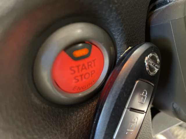 日産 キューブ 15X Mセレクション 群馬県 2011(平23)年 7.9万km ビターショコラ 禁煙車　純正７インチナビ　ＥＴＣ　マニュアルエアコン　スマートキー　プッシュスタート　パワーウィンドウ　ヘッドライトレベライザー　電動格納ミラー　パワーステアリング　純正フロアマット　ワンセグＴＶ