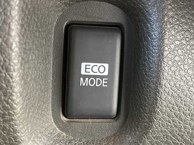 日産 キューブ 15X Mセレクション 群馬県 2011(平23)年 7.9万km ビターショコラ 禁煙車　純正７インチナビ　ＥＴＣ　マニュアルエアコン　スマートキー　プッシュスタート　パワーウィンドウ　ヘッドライトレベライザー　電動格納ミラー　パワーステアリング　純正フロアマット　ワンセグＴＶ