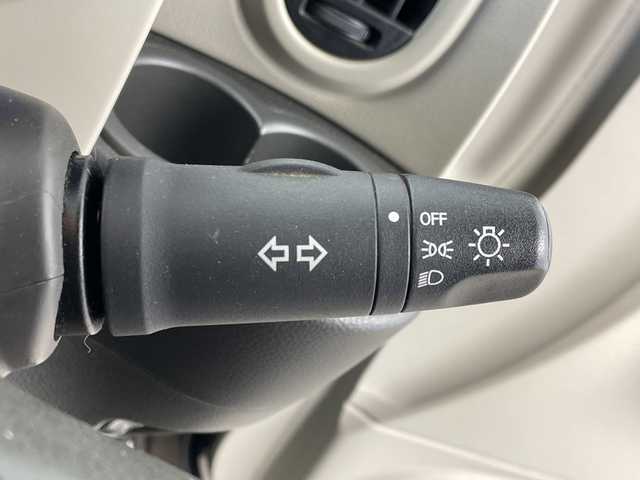 日産 キューブ 15X Mセレクション 群馬県 2011(平23)年 7.9万km ビターショコラ 禁煙車　純正７インチナビ　ＥＴＣ　マニュアルエアコン　スマートキー　プッシュスタート　パワーウィンドウ　ヘッドライトレベライザー　電動格納ミラー　パワーステアリング　純正フロアマット　ワンセグＴＶ