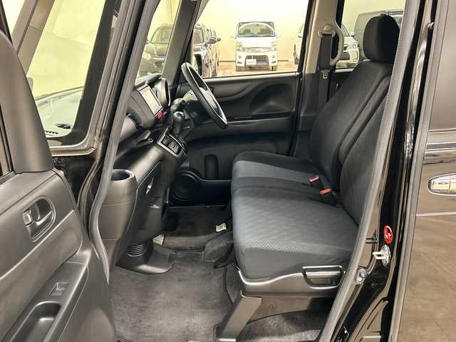 ホンダ Ｎ ＢＯＸ カスタム G 道央・札幌 2014(平26)年 5.7万km スマートブラック 4WD//純正メモリナビ//フォグランプ//パワーウィンド//オートライト//ドアバイザー//ETC//プッシュスタート//片側パワースライドドア