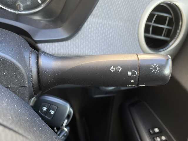 トヨタ カローラ アクシオ 1．5G 神奈川県 2014(平26)年 4.9万km ブラックマイカ ワンオーナー/社外オーディオ/スペアキー/ドライブレコーダー(前方)/ETC/取扱説明書/電格ミラー/社外フロアマット