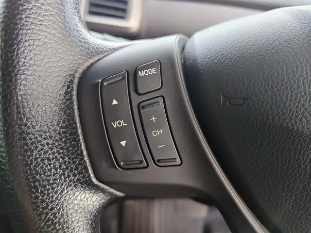 ホンダ フリード G ジャストセレクション+ 大阪府 2014(平26)年 8.7万km モダンスティールM 純正インターナビ・フルセグTV・CD・/　　　DVD・SD・Bluetooth/左後パワースライドドア/ＨＩＤオートヘッドライト/スマートキー2個/バックカメラ/ビルトインＥＴＣ/ステアリングスイッチ/サイドドアバイザー/電動格納ウインカーミラー/社外14インチアルミホイール/フロントガラススーパーＵＶカット/プライムスムース＆スウェード調コンビシート