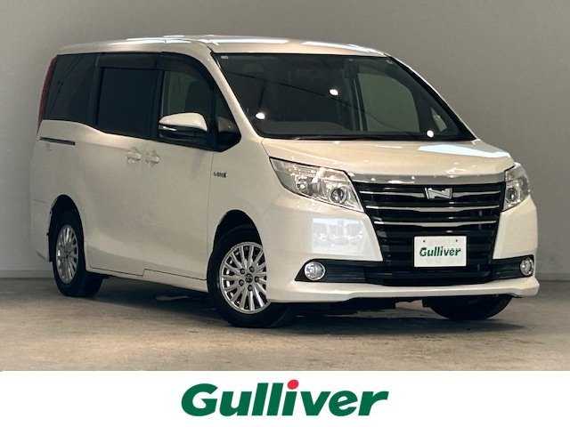 トヨタ ノア ハイブリッド G 宮城県 2014(平26)年 12.9万km ホワイトパールクリスタルシャイン クルーズコントロール/レーンキープアシスト/オートライト/フリップダウンモニター（アルパイン）/社外SD9インチナビ（アルパインX９００）/純正ビルドインETC/Bluetooth接続/ドライブレコーダー前後/バックカメラ/片側スライドドア/ウォークスルー/3列シート/純正フロアマット/純正15インチアルミホイール/LEDヘッドライト/衝突軽減システム