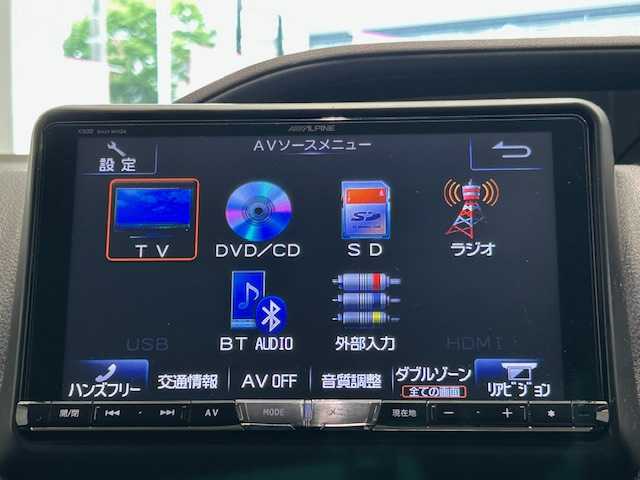トヨタ ノア ハイブリッド G 宮城県 2014(平26)年 12.9万km ホワイトパールクリスタルシャイン クルーズコントロール/レーンキープアシスト/オートライト/フリップダウンモニター（アルパイン）/社外SD9インチナビ（アルパインX９００）/純正ビルドインETC/Bluetooth接続/ドライブレコーダー前後/バックカメラ/片側スライドドア/ウォークスルー/3列シート/純正フロアマット/純正15インチアルミホイール/LEDヘッドライト/衝突軽減システム