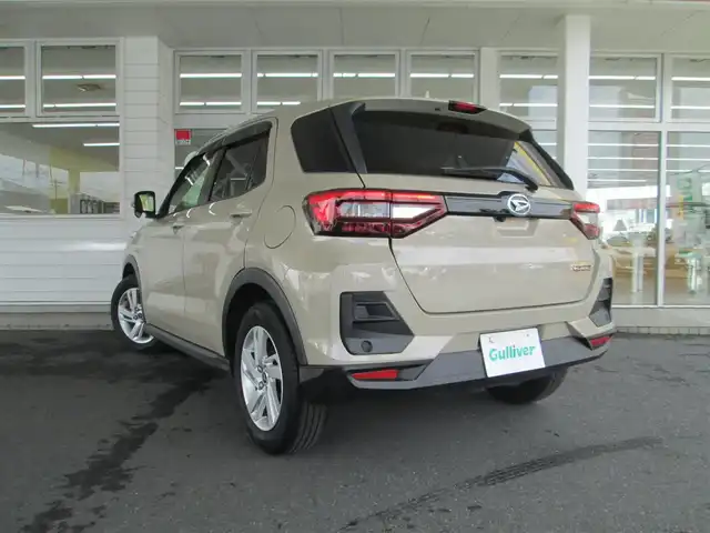ダイハツ ロッキー X 千葉県 2023(令5)年 2.4万km ナチュラルベージュマイカM 純正９インチスマホ連携ディスプレイオーディオ/　【フルセグTV/BT/USB/HDMI】/バックカメラ/スマートアシスト/LEDヘッドライト/純正16インチアルミホイール/前後コーナーセンサー/ナビ連動ドライブレコーダー（前後）/純正ビルトインETC/アイドリングストップ/ヘッドライトレペライザー/ステアリングスイッチ/オートライト/純正ドアバイザー/純正フロアマット/新車整備手帳/取扱説明書/スペアキー