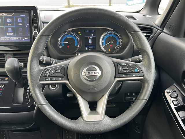 日産 ルークス HWS Gターボ プロパイロットED 沖縄県 2020(令2)年 4.3万km ホワイトパール 純正９型ナビ　/　（ＡＭ／ＦＭ／ＣＤ／ＤＶＤ／ＢＴ）　/フルセグＴＶ　/アラウンドビューモニター　/両側パワスラ/プロパイロット　/エマージェンシーブレーキ　/レーダークルーズコントロール/LEDヘッドライト/オートライト/オートハイビーム/純正15インチAW/純正フロアマット　/ビルトインＥＴＣ/ドラレコ