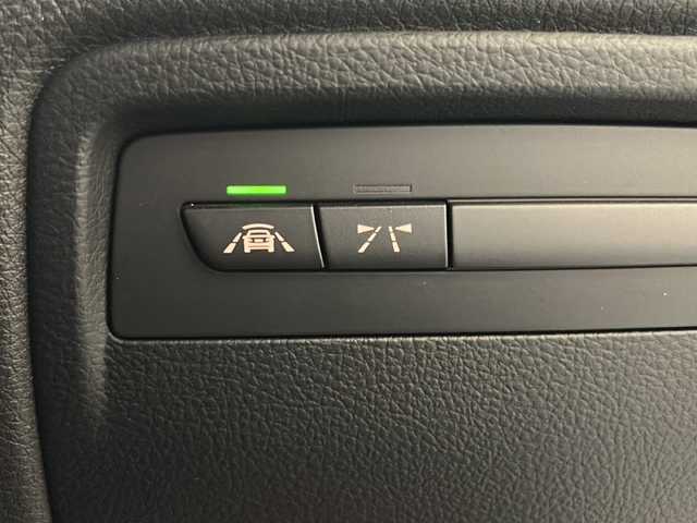 ＢＭＷ Ｍ３ セダン 新潟県 2014(平26)年 4.1万km アルピンホワイトⅢ AKRAPOVICエアロパーツ/(リアディフューザー/サイドスポイラー)/KW車高調整サスペンションキット/純正19インチアロイホイール(437M)/Mパフォーマンスエクステリアパーツ/Mパフォーマンスインテリアパーツ/純正HDDナビ/フルセグTV/バックカメラ/ETC/ドライブレコーダー/レーダー探知機/衝突被害軽減ブレーキ/車線逸脱警報