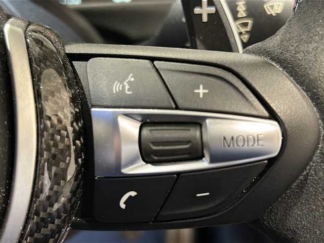 ＢＭＷ Ｍ３ セダン 新潟県 2014(平26)年 4.1万km アルピンホワイトⅢ AKRAPOVICエアロパーツ/(リアディフューザー/サイドスポイラー)/KW車高調整サスペンションキット/純正19インチアロイホイール(437M)/Mパフォーマンスエクステリアパーツ/Mパフォーマンスインテリアパーツ/純正HDDナビ/フルセグTV/バックカメラ/ETC/ドライブレコーダー/レーダー探知機/衝突被害軽減ブレーキ/車線逸脱警報