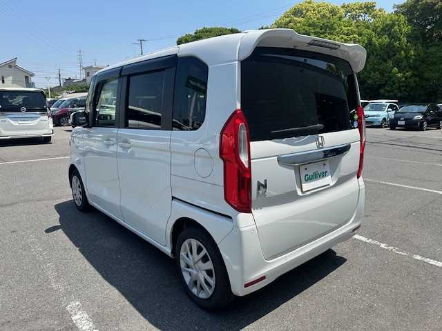 ホンダ Ｎ ＢＯＸ L 大阪府 2021(令3)年 2.6万km プラチナホワイトパール 純正8インチインターナビ(VXU-217NBi)/バックカメラ/フルセグ/Bluetooth/衝突軽減ブレーキ/レーンキープアシスト/パーキングセンサー/レーダークルーズコントロール/両側パワースライドドア/前席シートヒーター/前後ドライブレコーダー/ビルトインＥＴＣ/LEDヘッドライト/オートライト/プッシュスタート/スマートキー×2