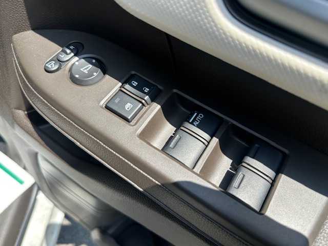 ホンダ Ｎ ＢＯＸ L 大阪府 2021(令3)年 2.6万km プラチナホワイトパール 純正8インチインターナビ(VXU-217NBi)/バックカメラ/フルセグ/Bluetooth/衝突軽減ブレーキ/レーンキープアシスト/パーキングセンサー/レーダークルーズコントロール/両側パワースライドドア/前席シートヒーター/前後ドライブレコーダー/ビルトインＥＴＣ/LEDヘッドライト/オートライト/プッシュスタート/スマートキー×2