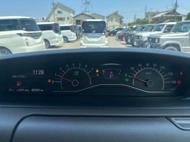 ホンダ Ｎ ＢＯＸ L 大阪府 2021(令3)年 2.6万km プラチナホワイトパール 純正8インチインターナビ(VXU-217NBi)/バックカメラ/フルセグ/Bluetooth/衝突軽減ブレーキ/レーンキープアシスト/パーキングセンサー/レーダークルーズコントロール/両側パワースライドドア/前席シートヒーター/前後ドライブレコーダー/ビルトインＥＴＣ/LEDヘッドライト/オートライト/プッシュスタート/スマートキー×2