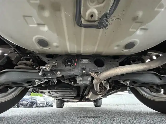 トヨタ ハリアー プレミアム 山形県 2014(平26)年 6.7万km スパークリングブラックパールクリスタルシャイン 禁煙車/ワンオーナー/4WD/純正SDナビ/・フルセグTV/AM/FM/CD/DVD/Bluetooth/クルーズコントロール/アイドリングストップ/車線逸脱警報/横滑り防止装置/盗難防止装置/LEDヘッドライト/オートライト/オートハイビーム/フロントフォグランプ/ハーフレザーシート/パワーシート/パワーバックドア/バックカメラ/純正ドアバイザー/純正フロアマット/ETC/保証書/取扱説明書