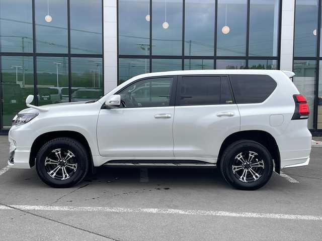 トヨタ ランドクルーザー プラド TX 道東・釧路十勝 2022(令4)年 3.6万km ホワイトパールクリスタルシャイン ・４WD/・サンルーフ/・モデリスタフルエアロ（フロント・リア）/・寒冷地仕様/・社外フローティングディスプレイオーディオ/（HDMI・USB・AM・FM・BT・Apple carplay Andoroid)/・スマートキー/・プッシュスタート/・ステアリングスイッチ/・トヨタセーフティ/・オートライト/・プリクラッシュセーフティ/・マフラーカッター/・社外GPSレーダー/・オートクルーズコントロール/・レーンキープアシスト/・オートマチックハイビーム/・保証書