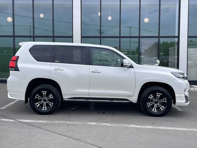 トヨタ ランドクルーザー プラド TX 道東・釧路十勝 2022(令4)年 3.6万km ホワイトパールクリスタルシャイン ・４WD/・サンルーフ/・モデリスタフルエアロ（フロント・リア）/・寒冷地仕様/・社外フローティングディスプレイオーディオ/（HDMI・USB・AM・FM・BT・Apple carplay Andoroid)/・スマートキー/・プッシュスタート/・ステアリングスイッチ/・トヨタセーフティ/・オートライト/・プリクラッシュセーフティ/・マフラーカッター/・社外GPSレーダー/・オートクルーズコントロール/・レーンキープアシスト/・オートマチックハイビーム/・保証書