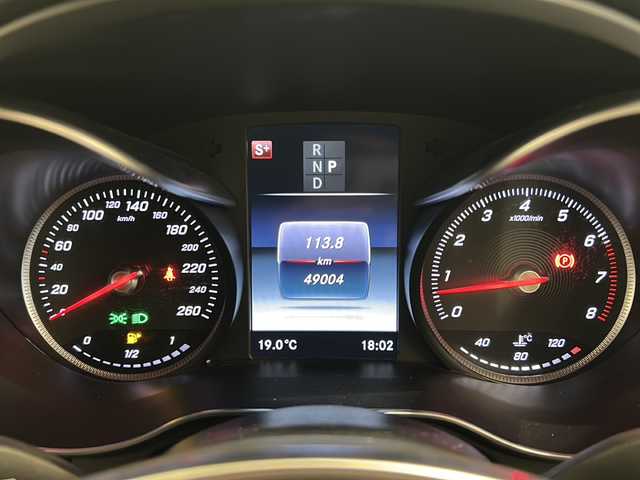 メルセデス・ベンツ ＧＬＣ２５０ 4マチックスポーツ 本革 新潟県 2017(平29)年 4.9万km ダイヤモンドホワイト 8.4インチワイドディスプレイ（ナビ/TV/DVD/BT)/360°カメラ/レーダーセーフティパッケージ/アダプティブレーキ/パノラマミックスライディングルーフ/ヘッドアップディスプレイ/サイドステップ/アテンションアシスト/アダプティブレーキライト/クラッシュ連動センサー/インテリジェントライトシステム/アクティブパーキングアシスト/純正19インチAW/純正フロアマット/メモリ付きパワーシート/シートヒーター/ETC