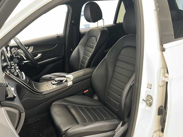 メルセデス・ベンツ ＧＬＣ２５０ 4マチックスポーツ 本革 新潟県 2017(平29)年 4.9万km ダイヤモンドホワイト 8.4インチワイドディスプレイ（ナビ/TV/DVD/BT)/360°カメラ/レーダーセーフティパッケージ/アダプティブレーキ/パノラマミックスライディングルーフ/ヘッドアップディスプレイ/サイドステップ/アテンションアシスト/アダプティブレーキライト/クラッシュ連動センサー/インテリジェントライトシステム/アクティブパーキングアシスト/純正19インチAW/純正フロアマット/メモリ付きパワーシート/シートヒーター/ETC