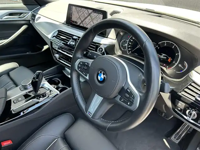 ＢＭＷ ５２３ｄ xDrive Mスピリット 道東・釧路十勝 2019(令1)年 4.2万km アルピンホワイトⅢ ハイラインパッケージ/アドバンスパッケージ/　・パワーシート/　・LEDヘッドライト/オートライト/　・パークディスタンスコントロール/アダプティブクルーズコントロール/黒革/シートヒーター(全席)/バックカメラ/ヘッドアップディスプレイ/純正ナビ/TV/CD/DVD/BT/社外ドライブレコーダー(前)/純正18インチAW/フロント/リアフォグライト/ミラーETC