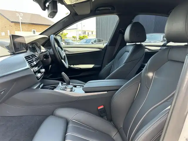 ＢＭＷ ５２３ｄ xDrive Mスピリット 道東・釧路十勝 2019(令1)年 4.2万km アルピンホワイトⅢ ハイラインパッケージ/アドバンスパッケージ/　・パワーシート/　・LEDヘッドライト/オートライト/　・パークディスタンスコントロール/アダプティブクルーズコントロール/黒革/シートヒーター(全席)/バックカメラ/ヘッドアップディスプレイ/純正ナビ/TV/CD/DVD/BT/社外ドライブレコーダー(前)/純正18インチAW/フロント/リアフォグライト/ミラーETC