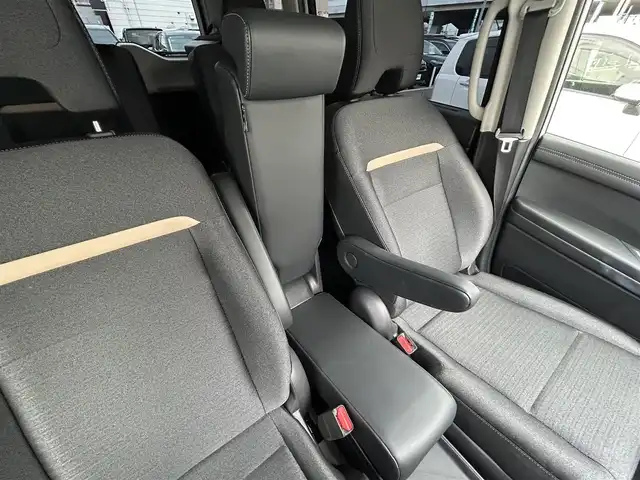 日産 セレナ e－パワー ハイウェイスター V 兵庫県 2023(令5)年 1.2万km プリズムホワイト ワンオーナー/純正メーカーナビ　テレビキャンセラー付き/（BT/USB/HDMI/Apple CarPlay/フルセグTV）/アラウンドビューモニター/ブラインドスポットモニター/デジタルインナーミラー/プロパイロット/クリアランスソナー/LEDヘッドライト/AUTOライト/1列目/2列目シートヒーター/ハンドルヒーター/フロント純正エアロ/ドライブレコーダー/両側パワースライドドア/置くだけ充電/ビルトインETC/純正フロアマット/純正ドアバイザー/スマートキー/スペアキー/保証書/取扱説明書