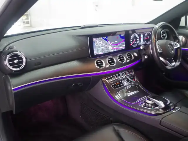 メルセデス・ベンツ Ｅ２２０ｄ アバンギャルド スポーツ 兵庫県 2017(平29)年 4.7万km ポーラホワイト 純正ナビ/全方位カメラ/シートヒーター/LKA/ACC/BSM/ドラレコ/ブルメスター/パフュームアトマイザー/アップルカープレイ/パワーバックドア/黒レザーシート