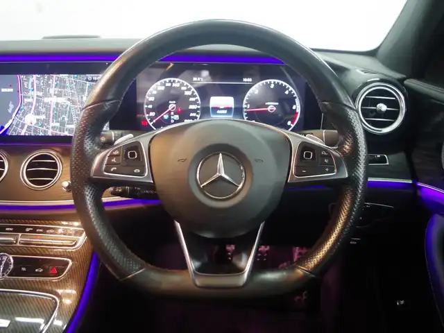メルセデス・ベンツ Ｅ２２０ｄ アバンギャルド スポーツ 兵庫県 2017(平29)年 4.7万km ポーラホワイト 純正ナビ/全方位カメラ/シートヒーター/LKA/ACC/BSM/ドラレコ/ブルメスター/パフュームアトマイザー/アップルカープレイ/パワーバックドア/黒レザーシート