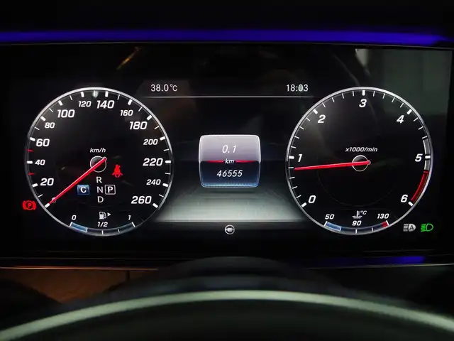 メルセデス・ベンツ Ｅ２２０ｄ アバンギャルド スポーツ 兵庫県 2017(平29)年 4.7万km ポーラホワイト 純正ナビ/全方位カメラ/シートヒーター/LKA/ACC/BSM/ドラレコ/ブルメスター/パフュームアトマイザー/アップルカープレイ/パワーバックドア/黒レザーシート