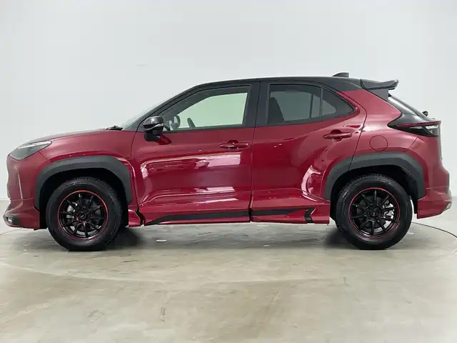 トヨタ ヤリスクロス Z 道央・札幌 2023(令5)年 0.7万km ブラックマイカ/センシュアルレッドマイカ ・4WD/・純正ディスプレイオーディオ&BT&USB/・寒冷地仕様/・トヨタセーフティセンス/・プリクラッシュセーフティ/・レーントレーシングアシスト/・ロードサインアシスト/・ブラインドスポットモニター/・発信遅れ告知/・クリアランスソナー/・レーダークルーズコントロール/・モデリスタエアロ/・バックカメラ/・ステアリングヒーター/・パワーシート/・シートヒーター/・ハーフレザーシート/・純正エンジンスターター/・ビルトインETC/・オートマチックハイビーム/・オートライト/・ヘッドライトレベライザー/・LEDヘッドライト/・スマートキー/・プッシュスタート/・横滑り防止/・電格ミラー