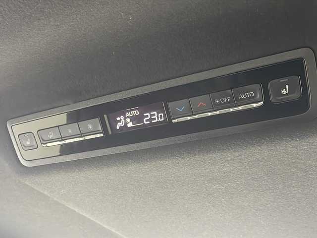 トヨタ ヴォクシー S－Z 岐阜県 2022(令4)年 6万km アティチュードブラックマイカ T-connectナビ/AM FM/Bluetooth /Miracast/アラウンドビューモニター/快適利便パッケージHigh /・ハンズフリーデュアルパワースライドドア（挟み込み防止機能付）/・パワーバックドア（挟み込み防止機能・停止位置メモリー機能・パワーバックドアスイッチ付）/・ナノイー X/・ステアリングヒーター/・キャプテンシート/・シートヒーター（D/N）/・オットマン/・角度調整付アームレスト/ブラインドスポットビューモニター/クリアランスソナー/革巻きステアリング/ステアリングリモコン/ETC/オートライト/オートハイビーム/ヘッドライトレベライザー/ドライバーモニター