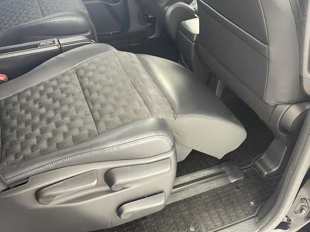 トヨタ ヴォクシー S－Z 岐阜県 2022(令4)年 6万km アティチュードブラックマイカ T-connectナビ/AM FM/Bluetooth /Miracast/アラウンドビューモニター/快適利便パッケージHigh /・ハンズフリーデュアルパワースライドドア（挟み込み防止機能付）/・パワーバックドア（挟み込み防止機能・停止位置メモリー機能・パワーバックドアスイッチ付）/・ナノイー X/・ステアリングヒーター/・キャプテンシート/・シートヒーター（D/N）/・オットマン/・角度調整付アームレスト/ブラインドスポットビューモニター/クリアランスソナー/革巻きステアリング/ステアリングリモコン/ETC/オートライト/オートハイビーム/ヘッドライトレベライザー/ドライバーモニター