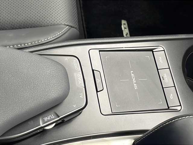レクサス ＵＸ 300e バージョンC 千葉県 2021(令3)年 1万km ソニックチタニウム 純正ナビ(CD/ DVD/ BT/ USB/ フルセグTV/Miracast）/マークレビンソン/レクサスセーフティ/ブラインドスポットモニター/パノラミックビューモニター/クリアランスソナー/本革シート/パワーシート/シートヒーター/エアシート/後席シートヒーター/パワーバックドア/ドライブレコーダー/ETC２．０/ステアリングヒーター/ヘッドアップディスプレイ/パドルシフト