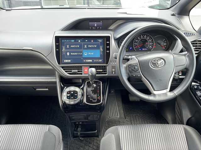 トヨタ ノア Si 長野県 2017(平29)年 3.7万km ブラック １０インチ純正ナビ/Bluetooth Audio/フルセグテレビ/ドライブレコーダー/ビルドインＥＴＣ/バックカメラ/片側電動スライドドア/クルーズコントロール/デジタルインナーミラー/プリクラッシュセーフティ/レーンディパーチャーアラート/オートマチックハイビーム/ＬＥＤヘッドライト/純正フロアマット/プッシュスタート/オートライト/ドアバイザー/スマートキー/スペアキー×１/横滑り防止機能/盗難防止機能