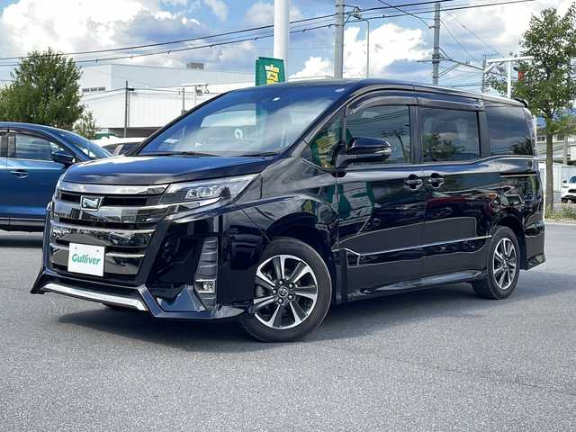 トヨタ ノア Si 長野県 2017(平29)年 3.7万km ブラック １０インチ純正ナビ/Bluetooth Audio/フルセグテレビ/ドライブレコーダー/ビルドインＥＴＣ/バックカメラ/片側電動スライドドア/クルーズコントロール/デジタルインナーミラー/プリクラッシュセーフティ/レーンディパーチャーアラート/オートマチックハイビーム/ＬＥＤヘッドライト/純正フロアマット/プッシュスタート/オートライト/ドアバイザー/スマートキー/スペアキー×１/横滑り防止機能/盗難防止機能