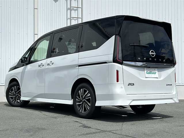 日産 セレナ e－パワー ハイウェイスター V 三重県 2025(令7)年 0.1千km パールⅡ 登録済未使用車/純正１２．３型ナビ/全周囲カメラ/ＢＳＭ/両側パワースライドドア/ワイヤレス充電器/デジタルインナーミラー/ビルトインＥＴＣ２．０/プロパイロット/前後ドライブレコーダー/レーダークルーズコントロール/前後コーナーセンサー/スペアキー/ＬＥＤヘッドライト/ＷＡＣ/Ｅペダル/ドライブモード/シートリフター/ウィンカーミラー/革巻きステアリング/ステアリングスイッチ/オートホールド/禁煙車